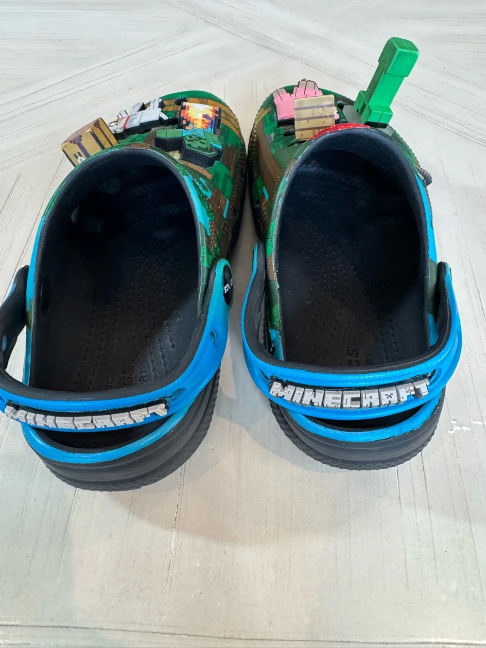 Crocs Kids’ Classic Minecraft Clogs C12 Little Kids Green Creeper Jibbitz